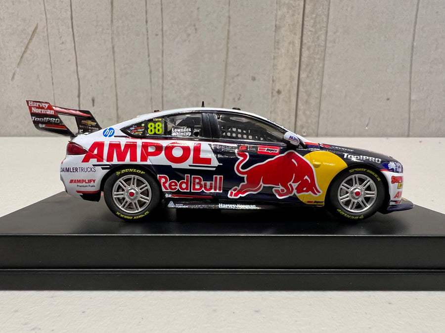 HOLDEN ZB COMMODORE - RED BULL AMPOL RACING - WHINCUP/LOWNDES #88 - REPCO Bathurst 1000 - 1:43 Scale Diecast Model Car- BIANTE