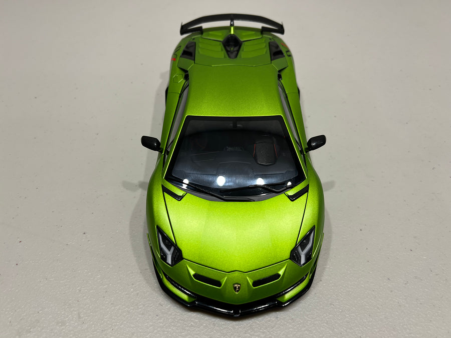 LAMBORGHINI AVENTADOR SVJ (VERDE ALCEO/MATT GREEN) 1:18 AUTOART