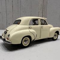 1948 CREAM FX HOLDEN SEDAN - 1:24 SCALE DIECAST MODEL - DDA