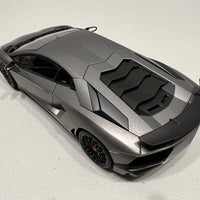 LAMBORGHINI AVENTADOR LP750-4 SV (GRIGIO TITANS/MATT GREY) 1:18 - AUTOART