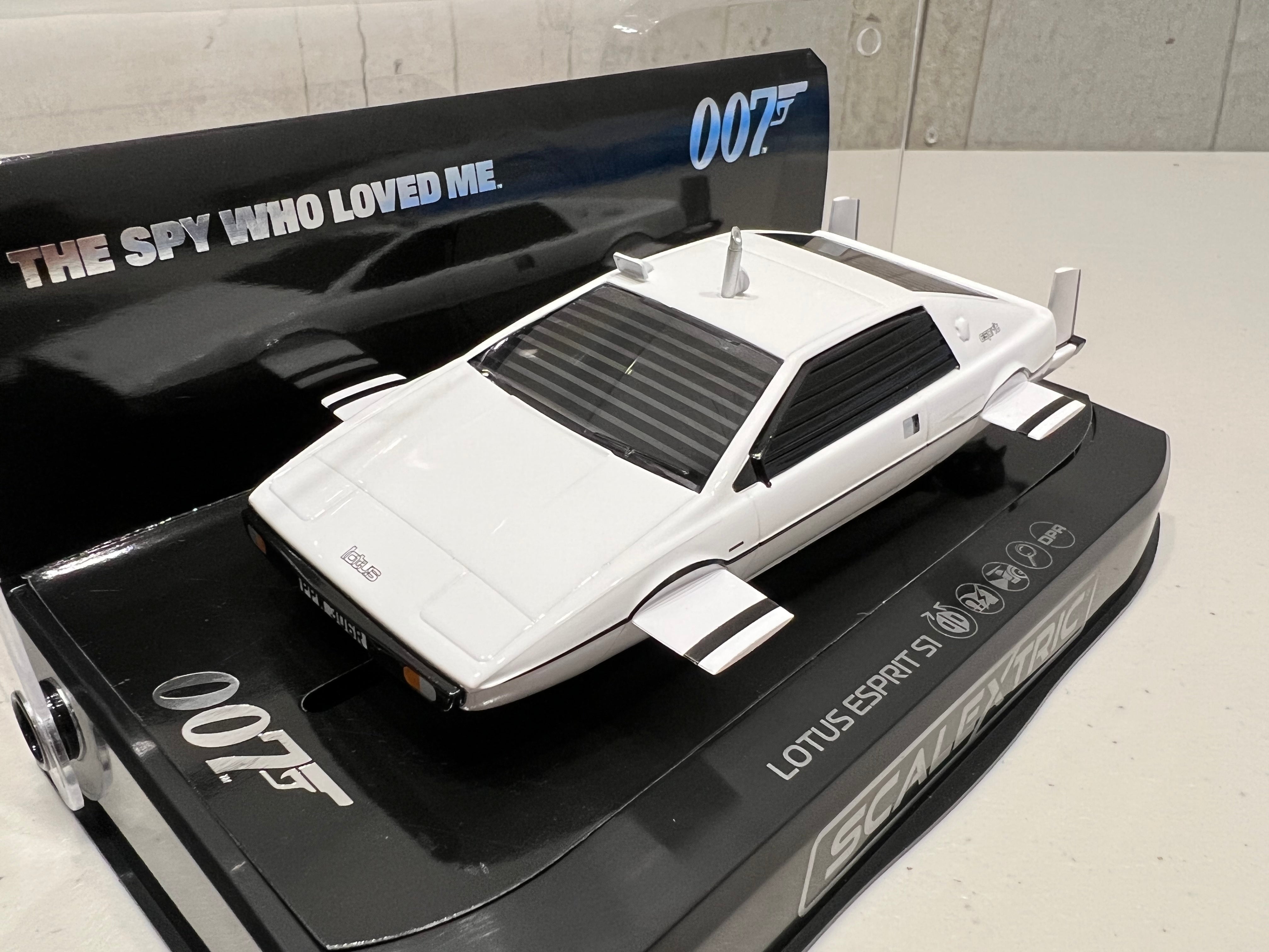 James Bond La espía que me amó | Lotus Esprit Terrestre con diorama James Bond La espía que me amó | Lotus Esprit Terrestre con diorama