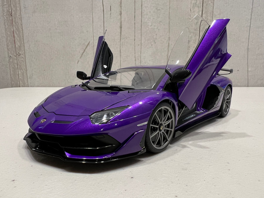 LAMBORGHINI AVENTADOR SVJ (VIOLA PASIFAE/PEARL PURPLE) 1:18 - AUTOART