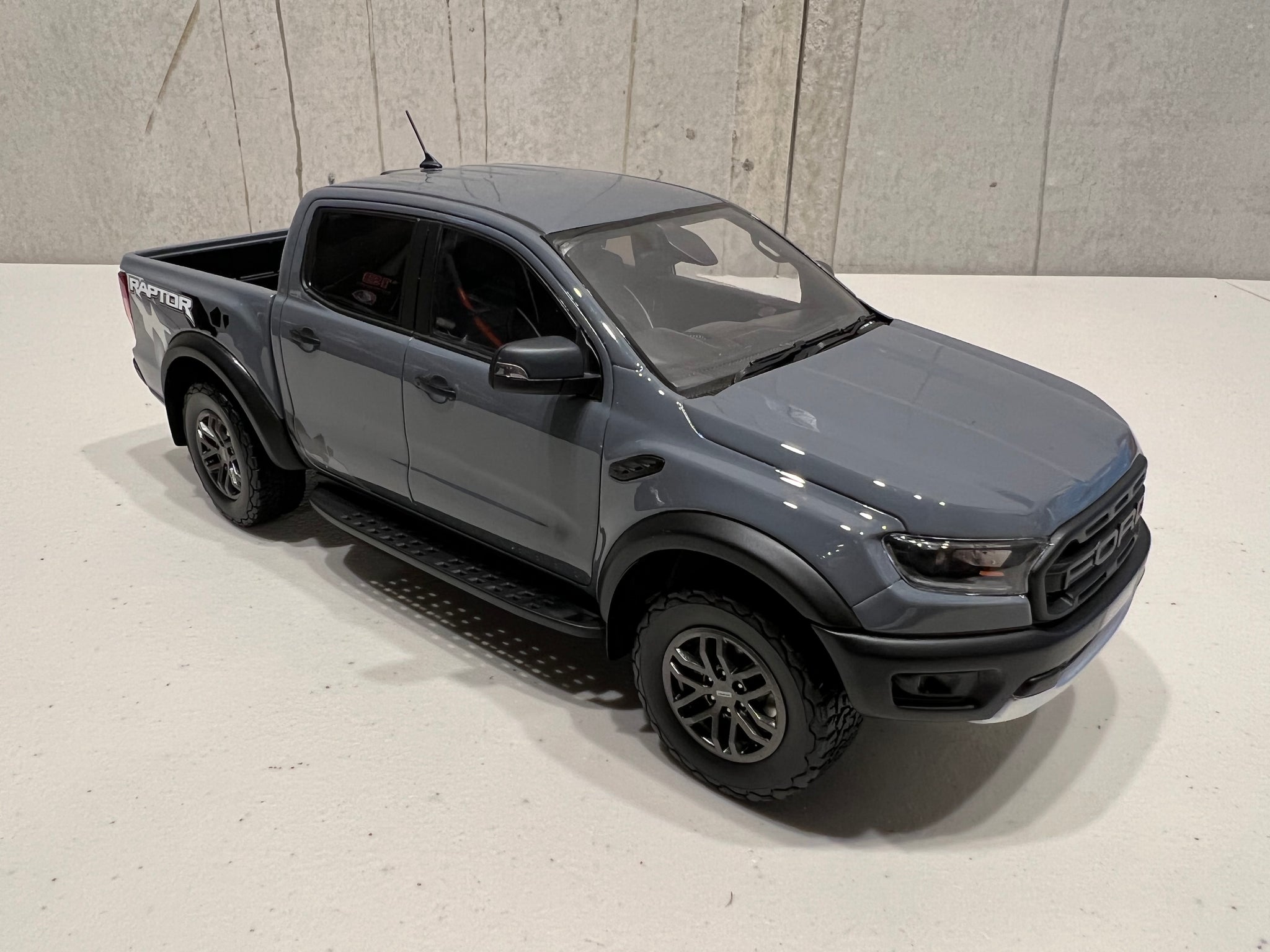 Ford Ranger Raptor - Conquer Grey 1:18 Resin Model - Authentic Collect ...