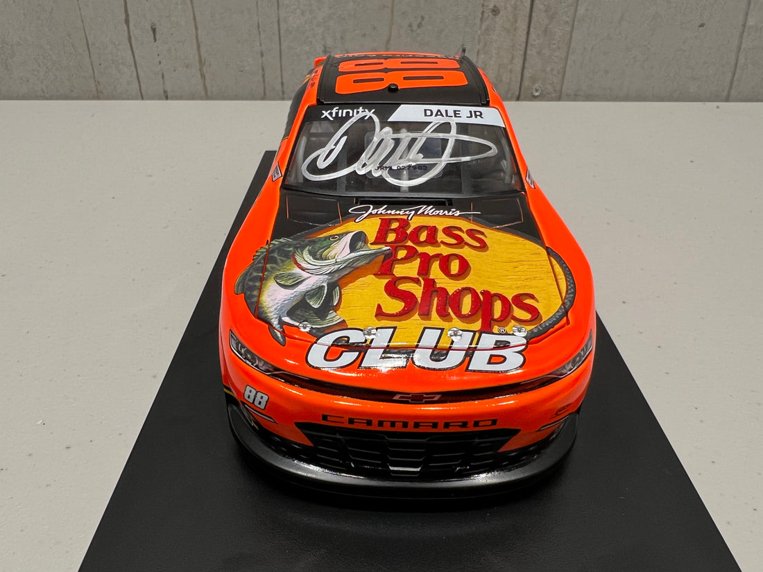 LIVRE REMEMBERING DALE Earnhardt avec voiture neuve 1989 Racing LIVRE REMEMBERING DALE Earnhardt avec voiture neuve 1989 Racing