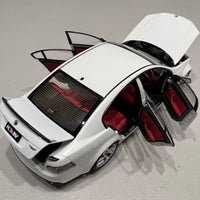 HSV W427 - 2008 - Heron White - 1:18 Diecast Model Car - BIANTE