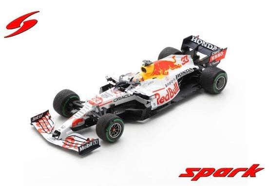 Red Bull Racing Honda RB16B No.33 Red Bull Racing - 2nd Turkish GP 2021 - Max Verstappen - 1:18 Scale Resin Model Car - Spark