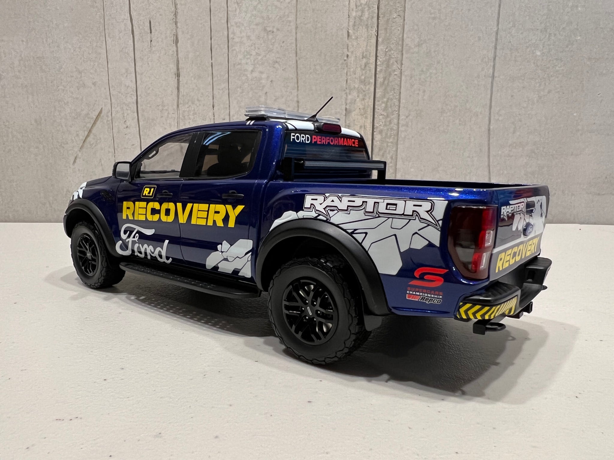 Ford Ranger Raptor - Supercars Recovery Vehicle 1:18 Resin Model - Aut