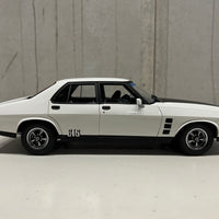 HOLDEN HX MONARO GTS SEDAN – COTILLION WHITE - 1:18 DIECAST MODEL