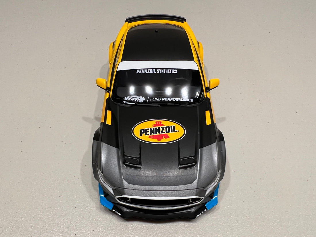 Ford Mustang RTR Spec 5 Coupé 2021 grey / green 1:18 Ford Mustang RTR Spec 5 Coupé 2021 grey / green 1:18