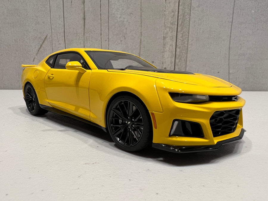 CHEVROLET CAMARO ZL1 2017 (BRIGHT YELLOW) 1:18 COMPOSITE - AUTOART