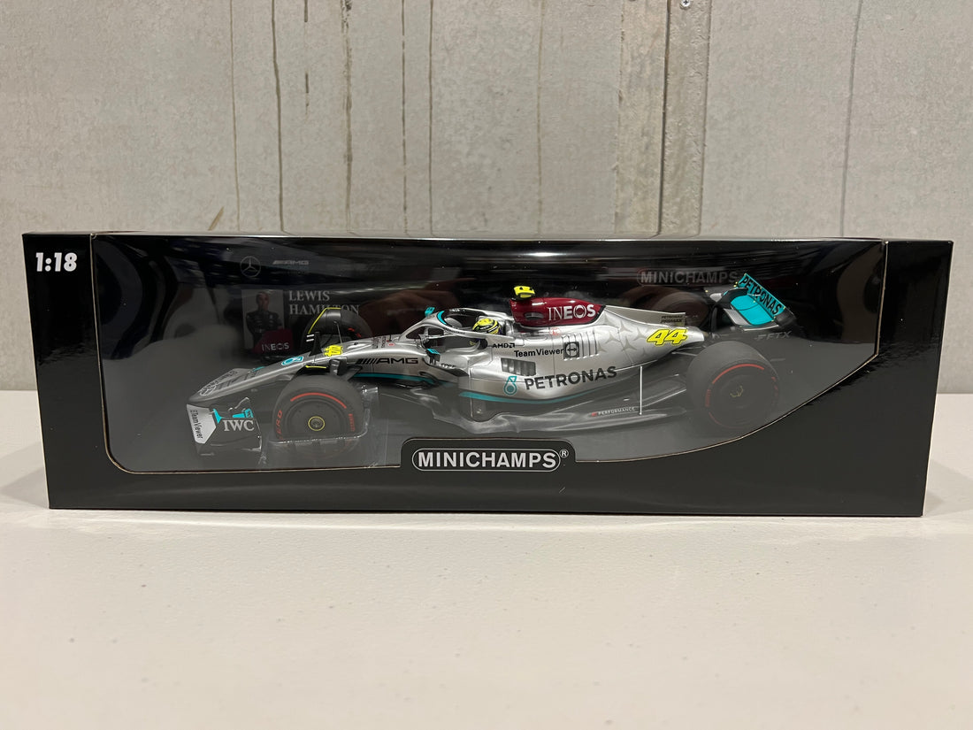 MERCEDES-AMG PETRONAS FORMULA ONE TEAM F1 W13 E PERFORMANCE - LEWIS HAMILTON – 2022 - 1:18 Scale Diecast Model Car - Minichamps