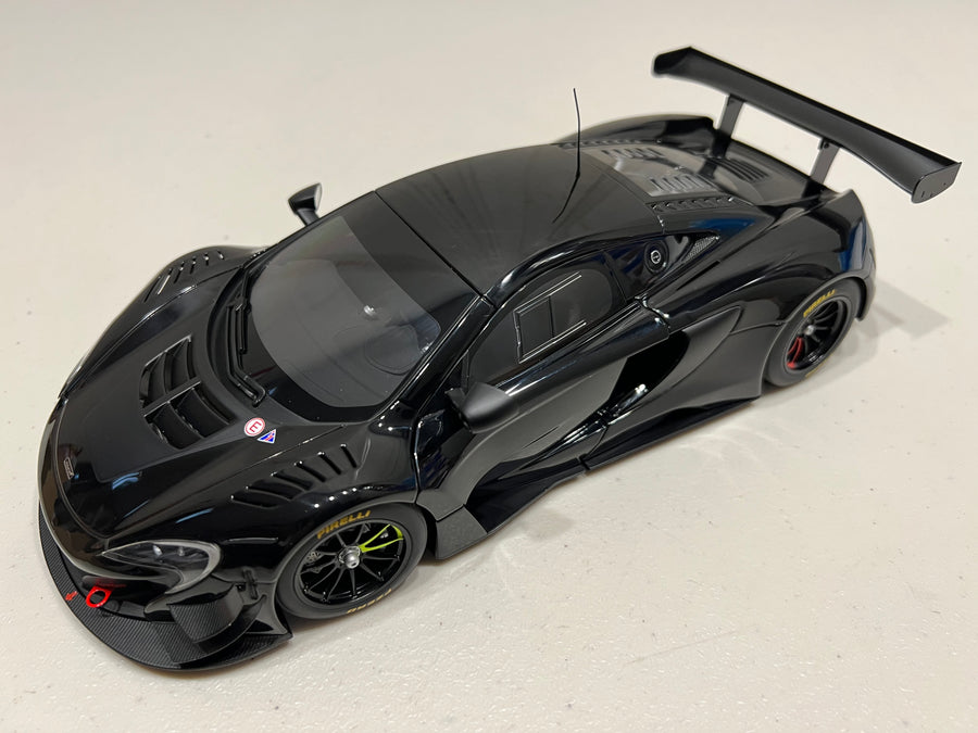 McLAREN 650S GT3 (GLOSS BLACK/MATT BLACK ACCENTS) 1:18 - AUTOART