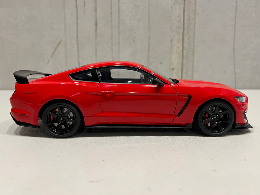 FORD SHELBY GT-350R (RACE RED) 1:18 SCALE - AUTOART