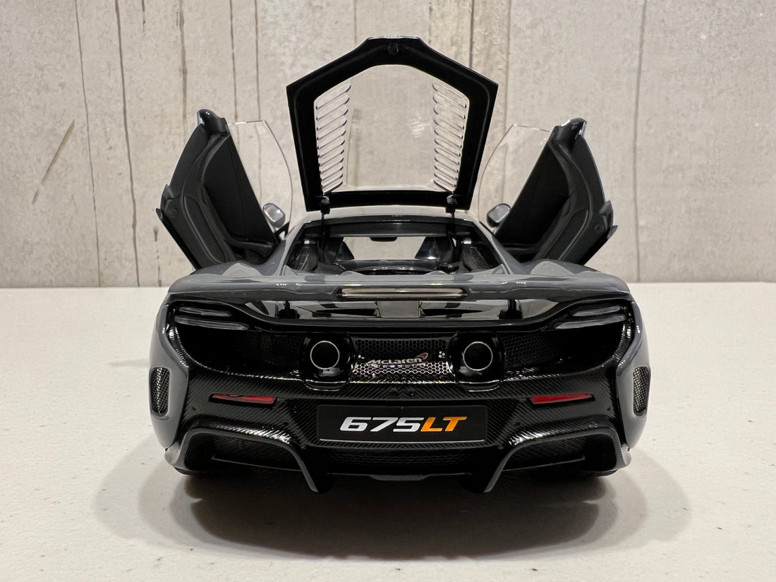 McLAREN 675LT (CHICANE GREY) 1:18 - AUTOART