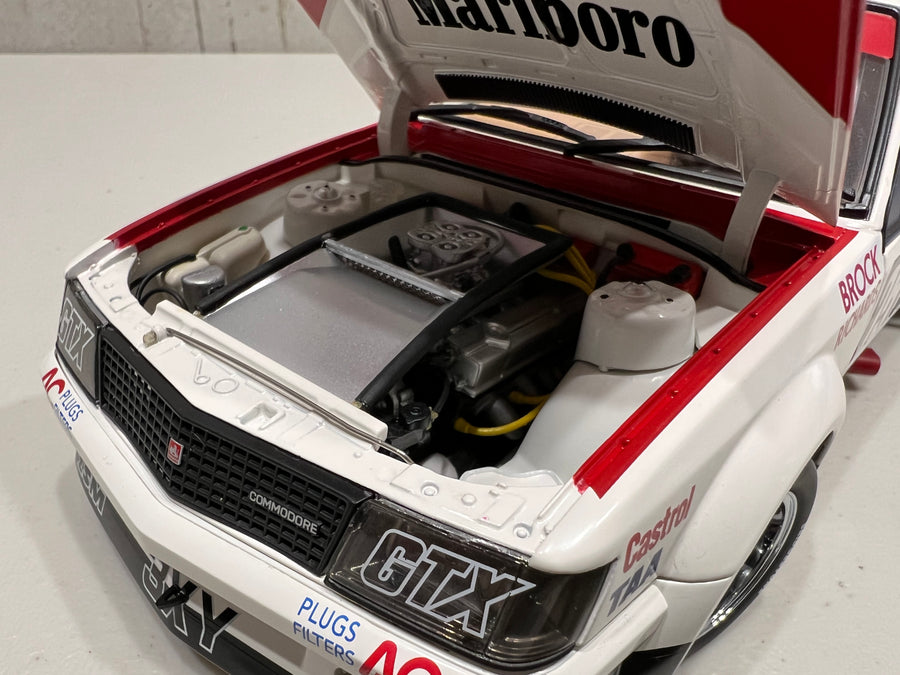 Holden VC Commodore Peter Brock 1980 Bathurst Winner - 1:18 Scale Diecast Model - CLASSIC CARLECTABLES