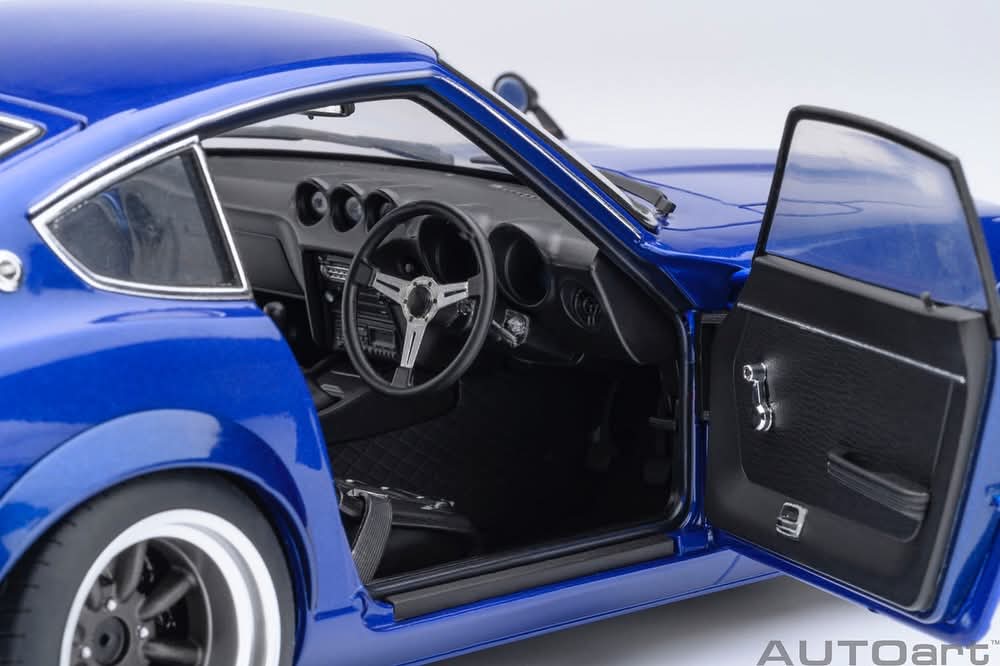 *PRE-ORDER* Nissan Fairlady Z (S30) Wangan Midnight “Akuma no Z” Comic #1 version - 1:18 Scale Model - AUTOart