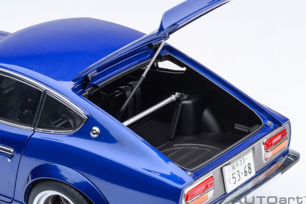 *PRE-ORDER* Nissan Fairlady Z (S30) Wangan Midnight “Akuma no Z” Comic #1 version - 1:18 Scale Model - AUTOart