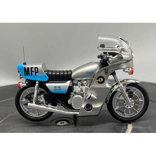 MAD MAX - GOOSE'S CUSTOM "KWAKA Z1000" KAWASAKI POLICE BIKE - 1:18 SCALE MODEL