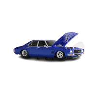 LIGHT UP HOLDEN HQ GTS CUSTOM SEDAN RAZZLE BERRY BLUE - 1:24 SCALE