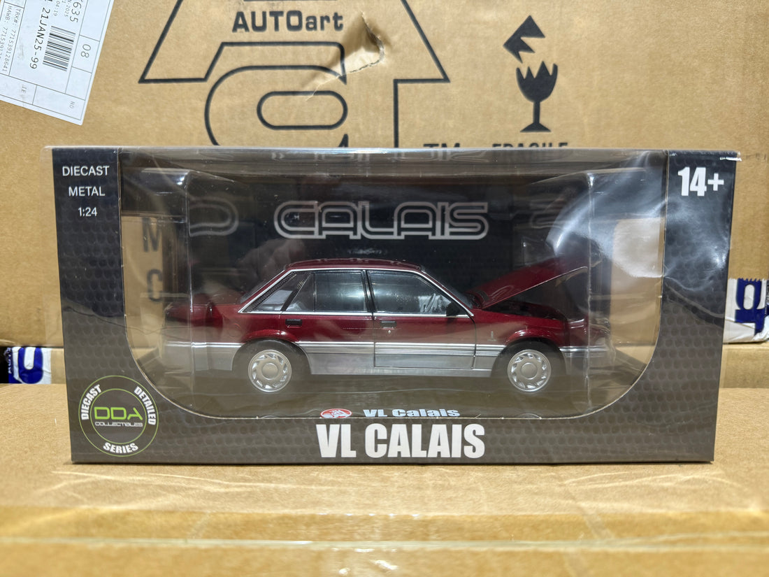 HOLDEN VL CALAIS - RED/SILVER - 1:24 SCALE DIECAST MODEL - DDA