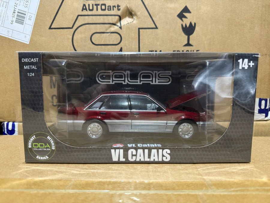 HOLDEN VL CALAIS - RED/SILVER - 1:24 SCALE DIECAST MODEL - DDA
