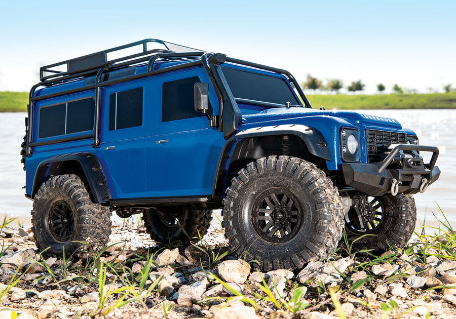 TRAXXAS TRX-4 LAND ROVER DEFENDER SCALE AND TRAIL CRAWLER BLUE - 1:10 SCALE