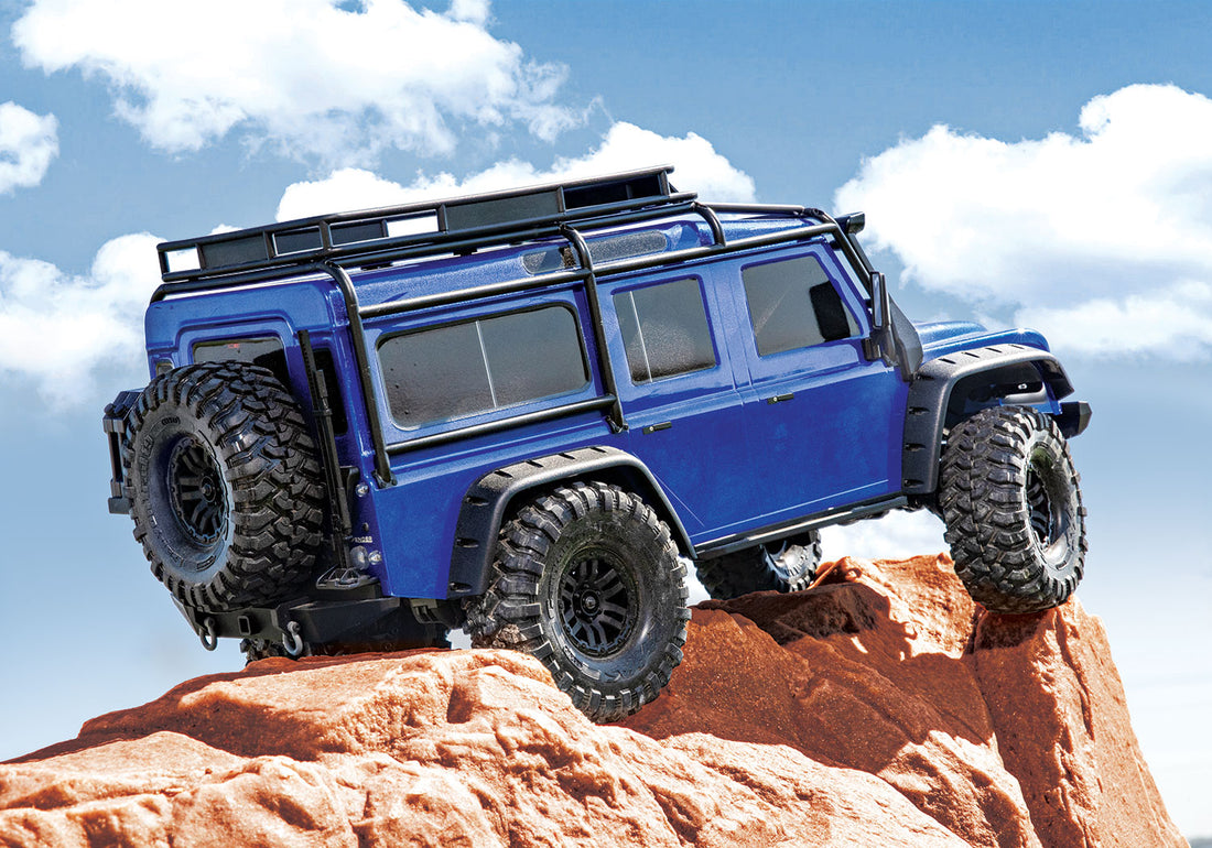 TRAXXAS TRX-4 LAND ROVER DEFENDER SCALE AND TRAIL CRAWLER BLUE - 1:10 SCALE