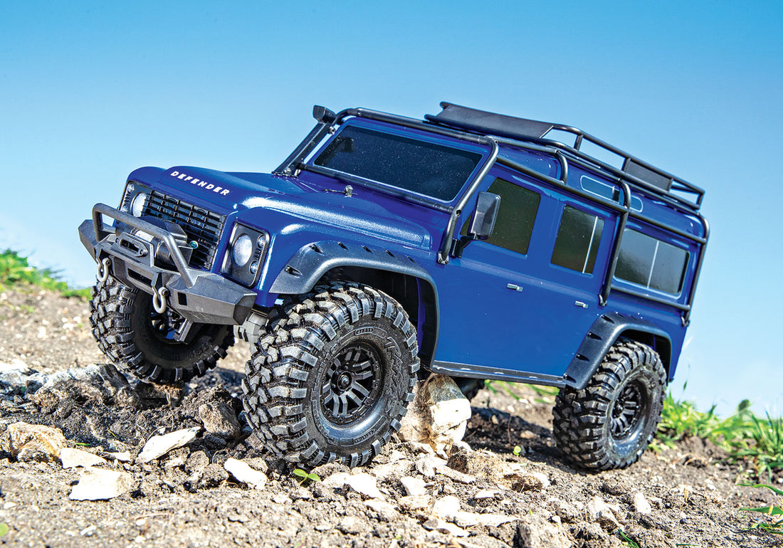 TRAXXAS TRX-4 LAND ROVER DEFENDER SCALE AND TRAIL CRAWLER BLUE - 1:10 SCALE