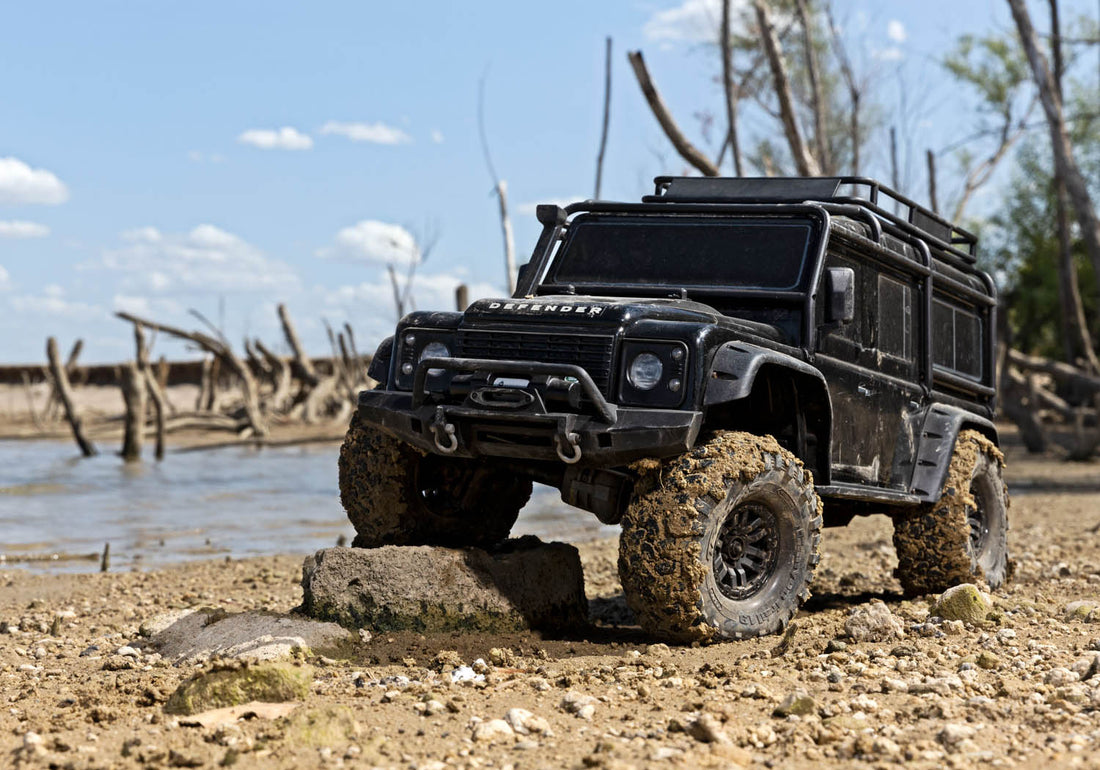 TRAXXAS TRX-4 LAND ROVER DEFENDER SCALE AND TRAIL CRAWLER BLACK - 1:10 SCALE