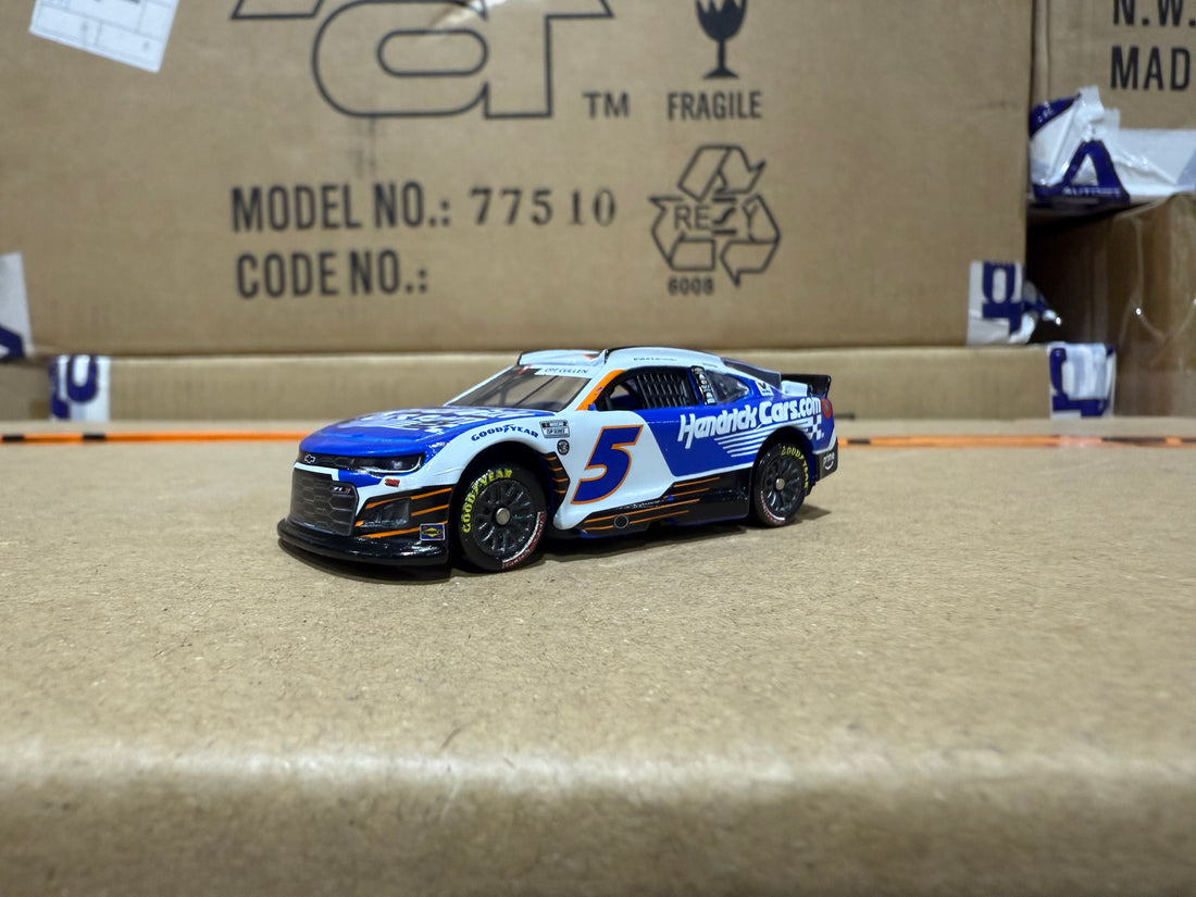 KYLE LARSON 2025 HENDRICKCARS.COM H1100 1:64 SCALE ARC DIECAST