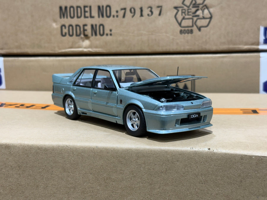 HOLDEN VL WALKINSHAW -PANORAMA SILVER - 1:24 SCALE DIECAST MODEL -DDA