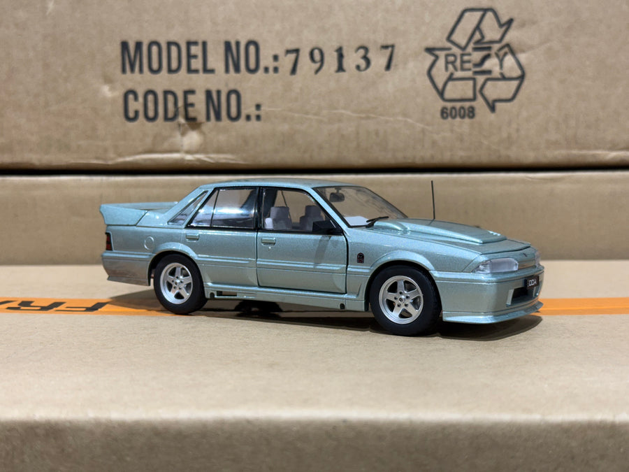 HOLDEN VL WALKINSHAW -PANORAMA SILVER - 1:24 SCALE DIECAST MODEL -DDA