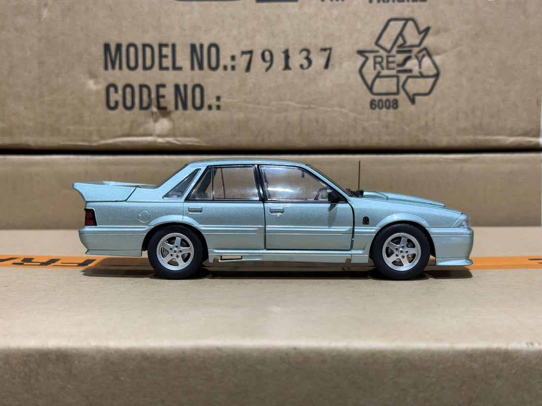HOLDEN VL WALKINSHAW -PANORAMA SILVER - 1:24 SCALE DIECAST MODEL -DDA