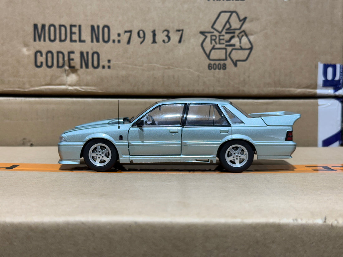 HOLDEN VL WALKINSHAW -PANORAMA SILVER - 1:24 SCALE DIECAST MODEL -DDA