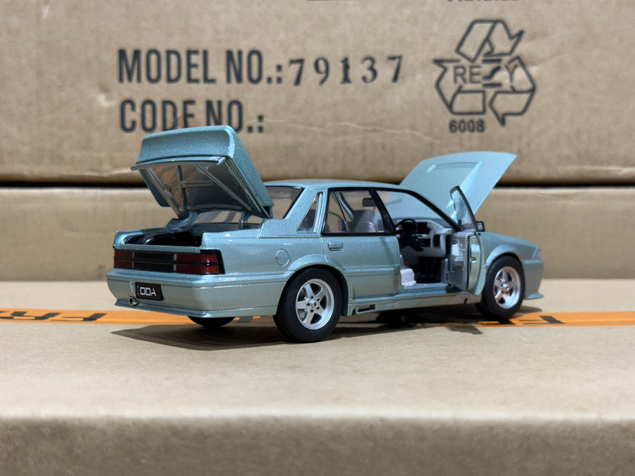 HOLDEN VL WALKINSHAW -PANORAMA SILVER - 1:24 SCALE DIECAST MODEL -DDA