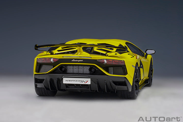LAMBORGHINI AVENTADOR SVJ (GIALLO TENERIFE/PEARL YELLOW) 1:18 SCALE MODEL - AUTOART