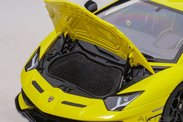 LAMBORGHINI AVENTADOR SVJ (GIALLO TENERIFE/PEARL YELLOW) 1:18 SCALE MODEL - AUTOART