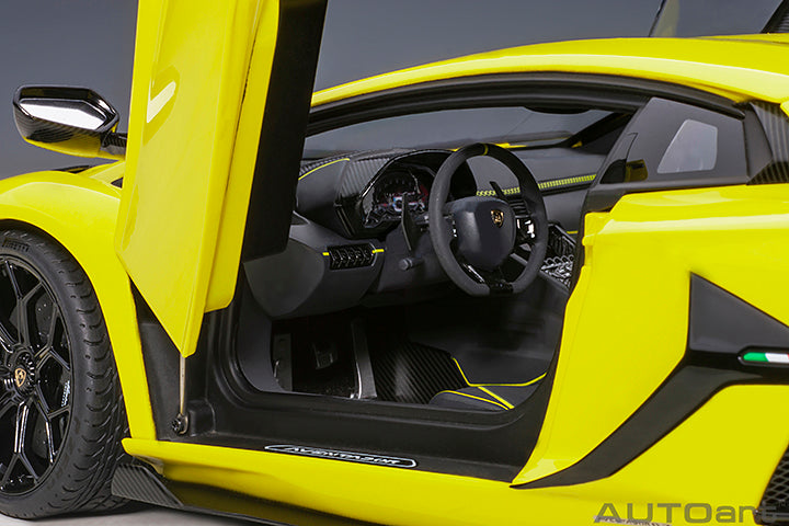 LAMBORGHINI AVENTADOR SVJ (GIALLO TENERIFE/PEARL YELLOW) 1:18 SCALE MODEL - AUTOART