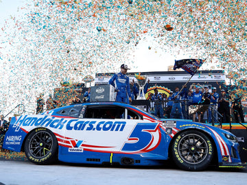 *PRE-ORDER* KYLE LARSON 2025 HENDRICKCARS.COM PHOENIX RACED VERSION 1:24 SCALE ELITE DIECAST