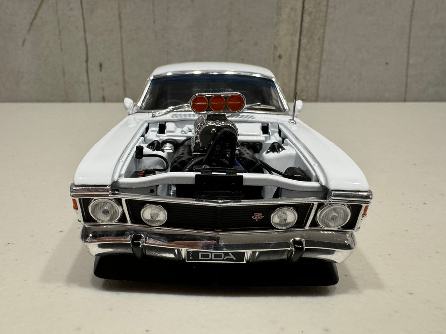 XW GT-HO Slammed and Blown - White - 1:24 Scale Diecast Model - DDA