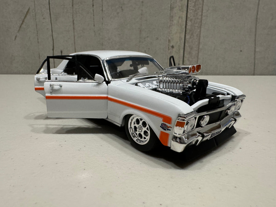 XW GT-HO Slammed and Blown - White - 1:24 Scale Diecast Model - DDA