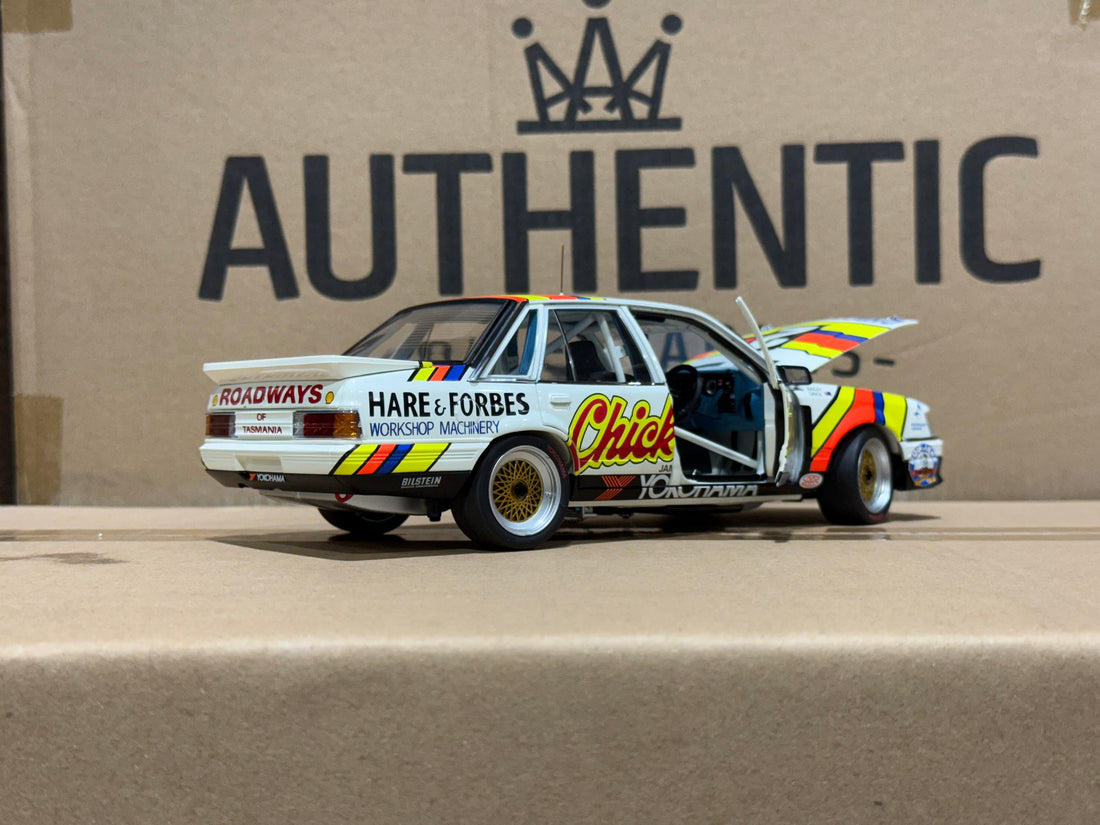 1986 Bathurst Winner - Grice/Bailey Chickadee Holden VK Commodore - 1: 18 Scale Diecast Model