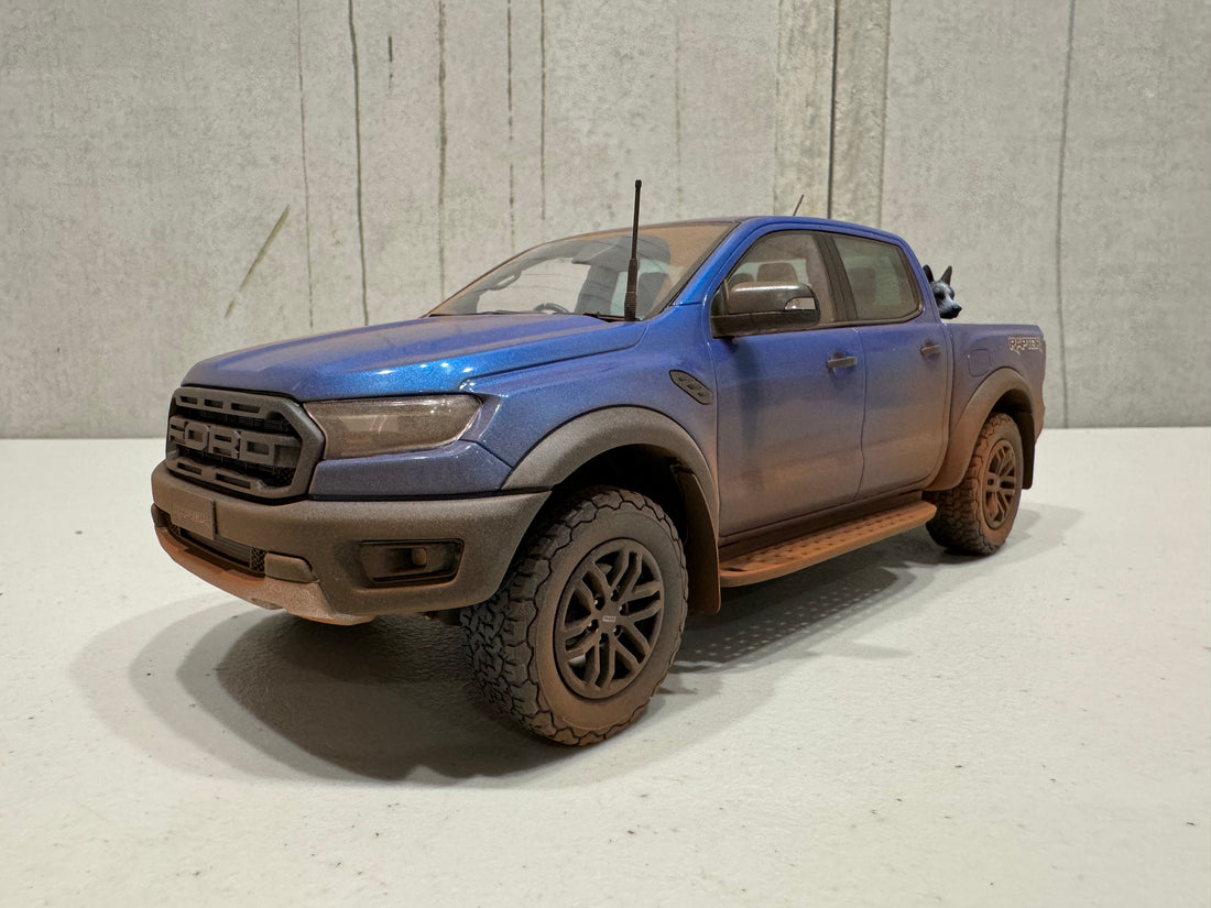 Ford Ranger Raptor - Velocity Blue - Dirty Version With Dog - 1:18 Scale Resin Model - AUTHENTIC COLLECTABLES