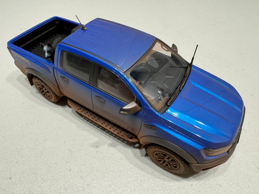 Ford Ranger Raptor - Velocity Blue - Dirty Version With Dog - 1:18 Scale Resin Model - AUTHENTIC COLLECTABLES