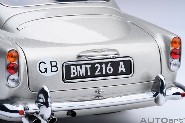 ASTON MARTIN DB5 "007 GOLDFINGER" (W/ WEAPONS) (BIRCH SILVER) - 1:18 SCALE MODEL - AUTOART