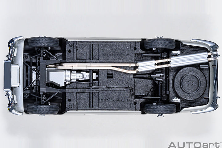 ASTON MARTIN DB5 "007 GOLDFINGER" (W/ WEAPONS) (BIRCH SILVER) - 1:18 SCALE MODEL - AUTOART