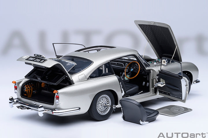 ASTON MARTIN DB5 "007 GOLDFINGER" (W/ WEAPONS) (BIRCH SILVER) - 1:18 SCALE MODEL - AUTOART