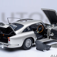 ASTON MARTIN DB5 "007 GOLDFINGER" (W/ WEAPONS) (BIRCH SILVER) - 1:18 SCALE MODEL - AUTOART