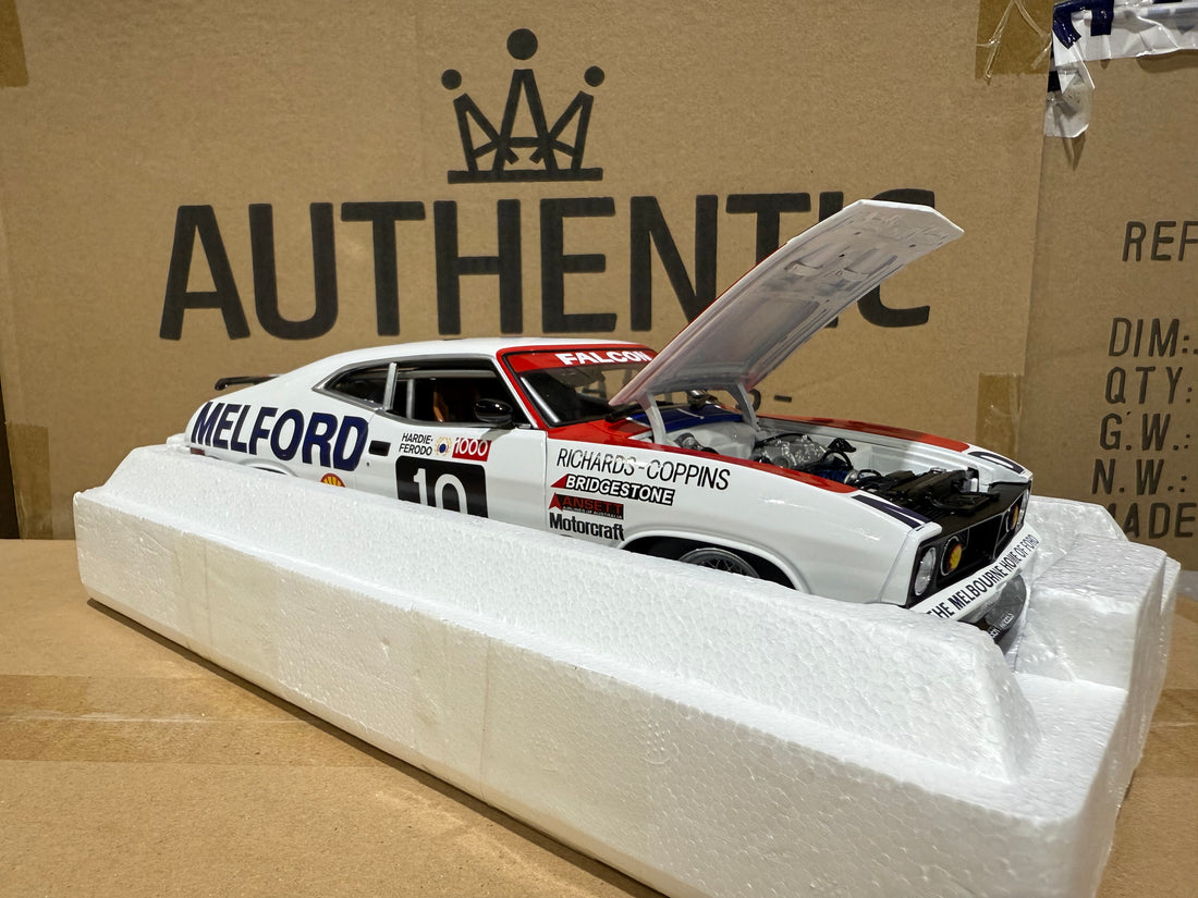 XB FALCON 1977 BATHURST 1000 - JIM RICHARDS/RON COPPINS - 1:18 SCALE DIECAST MODEL - AUTOart