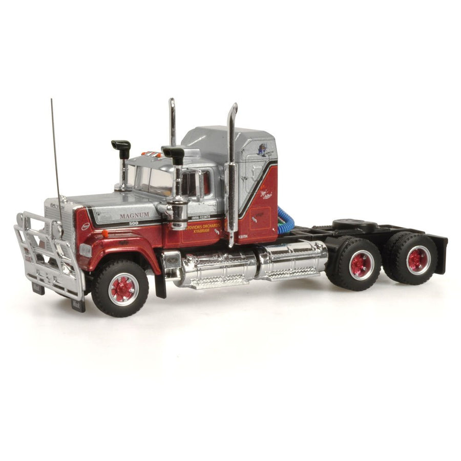 RISTOVICHIS ORCHARDS - FREIGHT SEMI PRIME MOVER & TRAILER - 1:64 SCALE